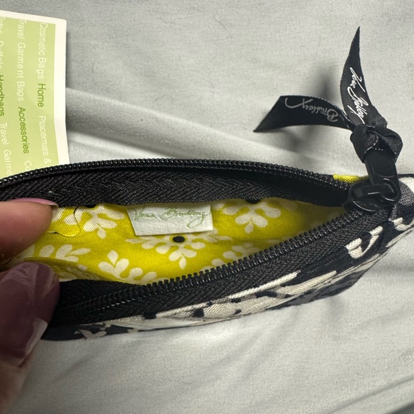 Vera Bradley Black, White & Lime Card Zip ID Case - Picture 4 of 4